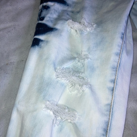 Ripped jeans - Picture 2 of 7